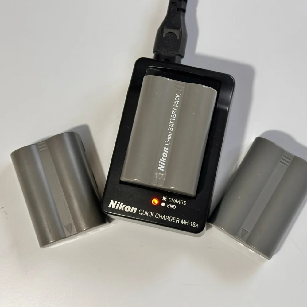 Nikon Quick Charger with Li-ion Battery Pack - Gray